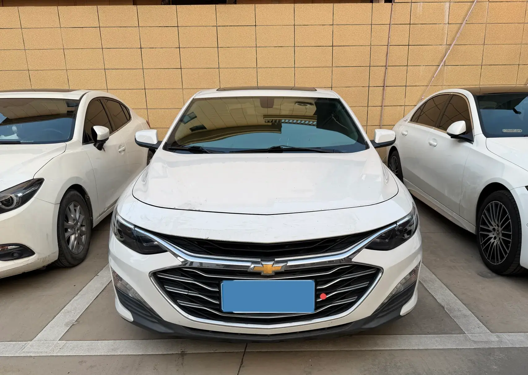 2019 CHEVROLET MALIBU thumbnail 2