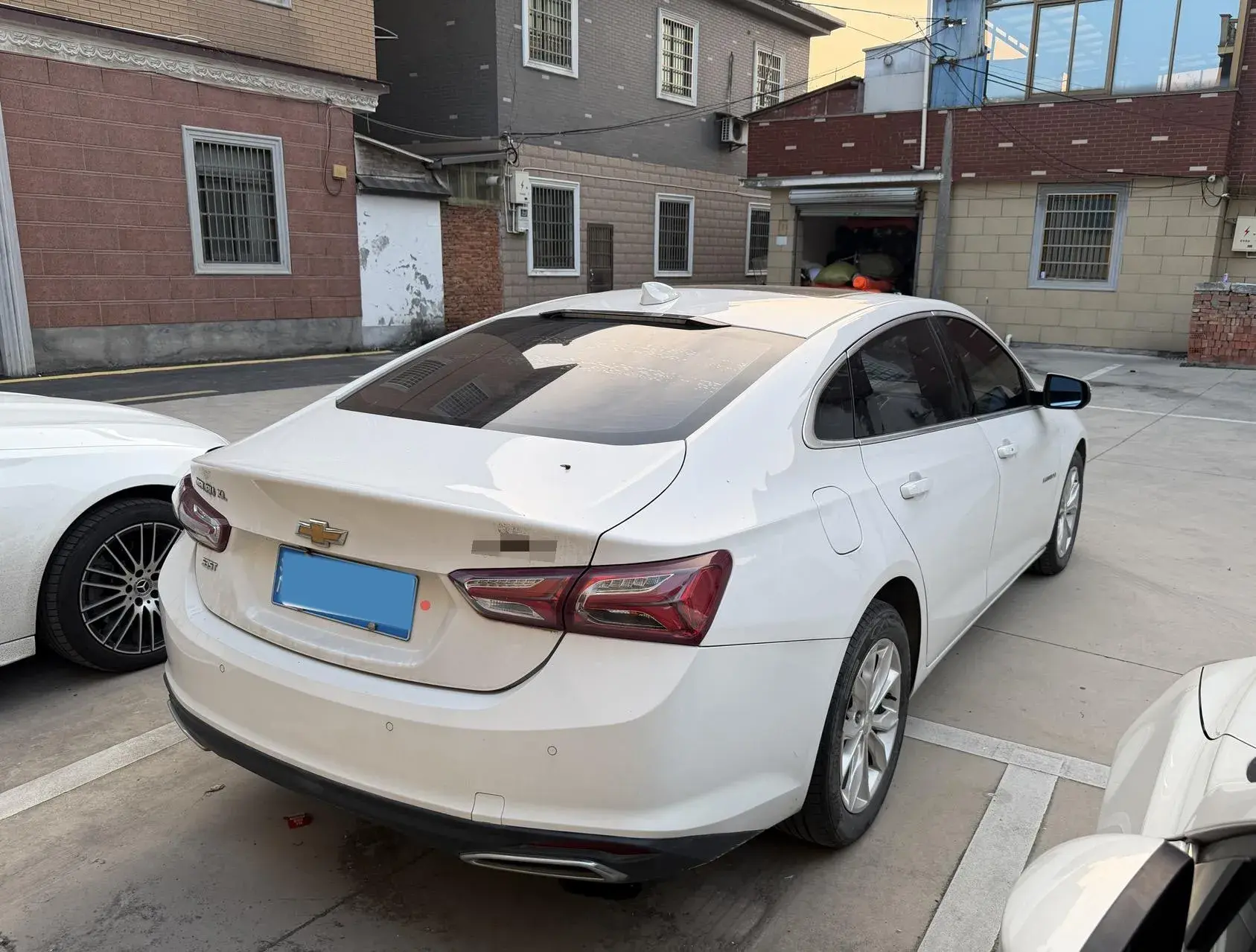 2019 CHEVROLET MALIBU thumbnail 4