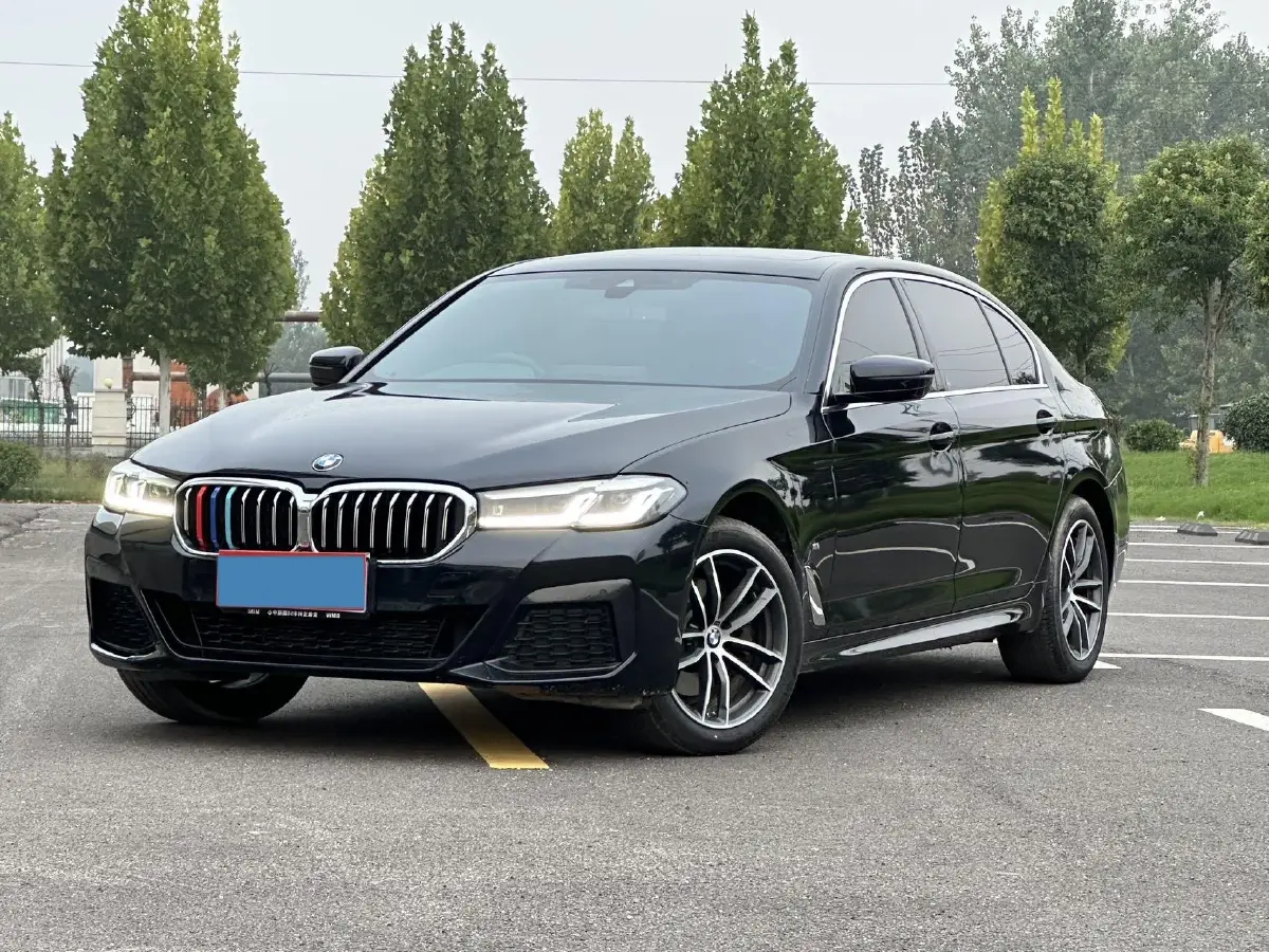 2022 BMW 5 Series 2.0T 184HP L4 8AT