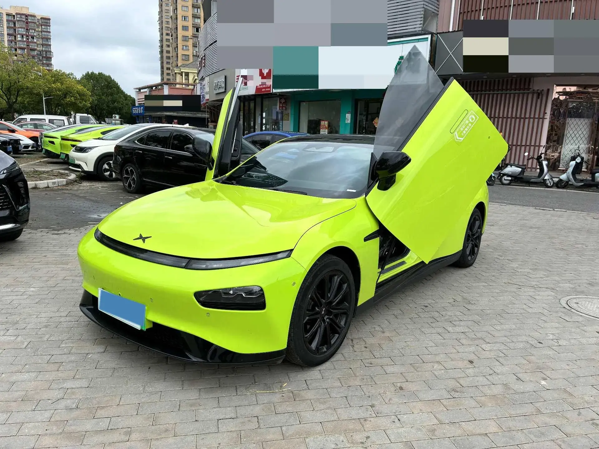 2021 XPENG P7 thumbnail 3