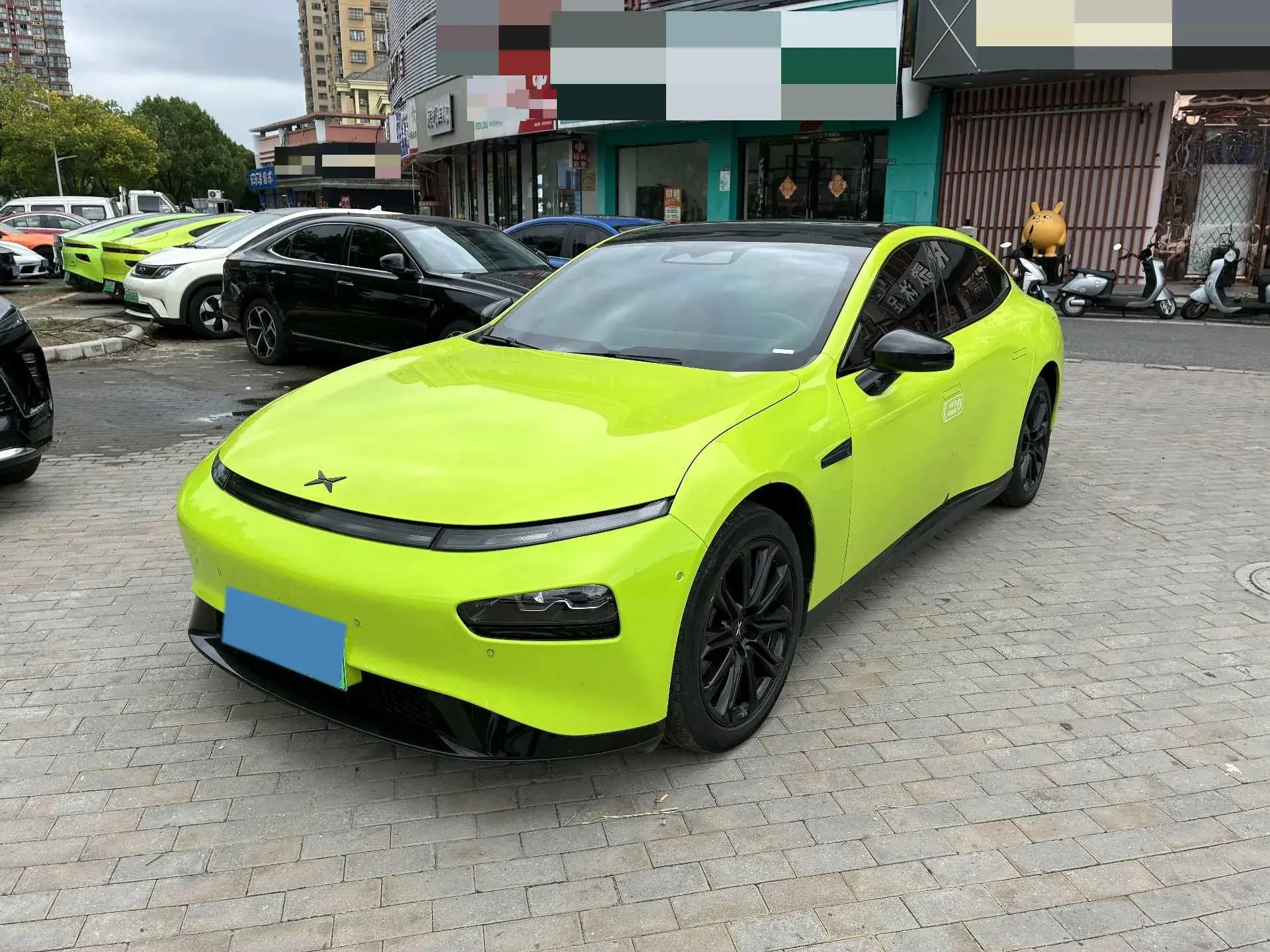 2021 XPENG P7 view 1