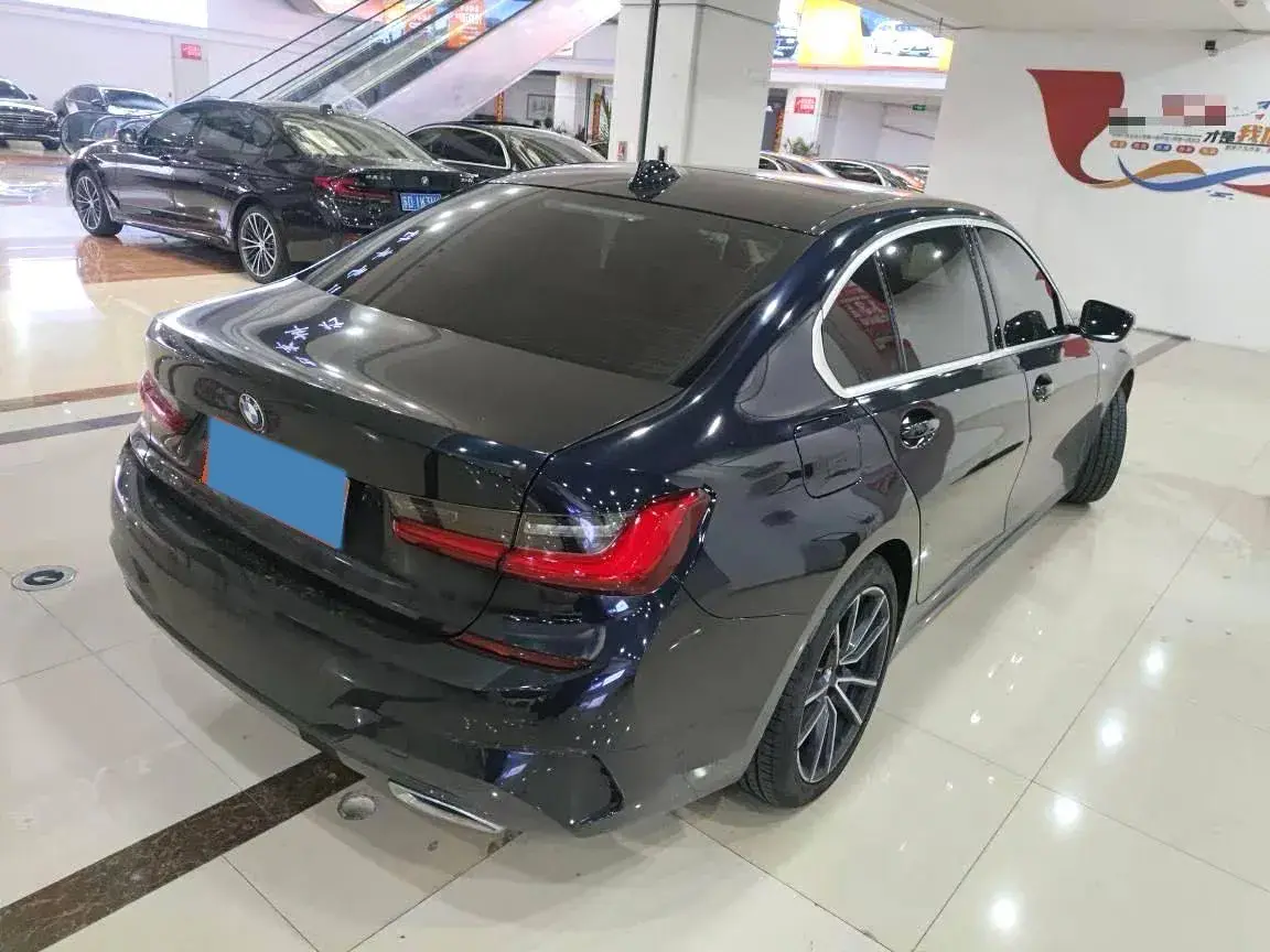 2021 BMW 3 thumbnail 3