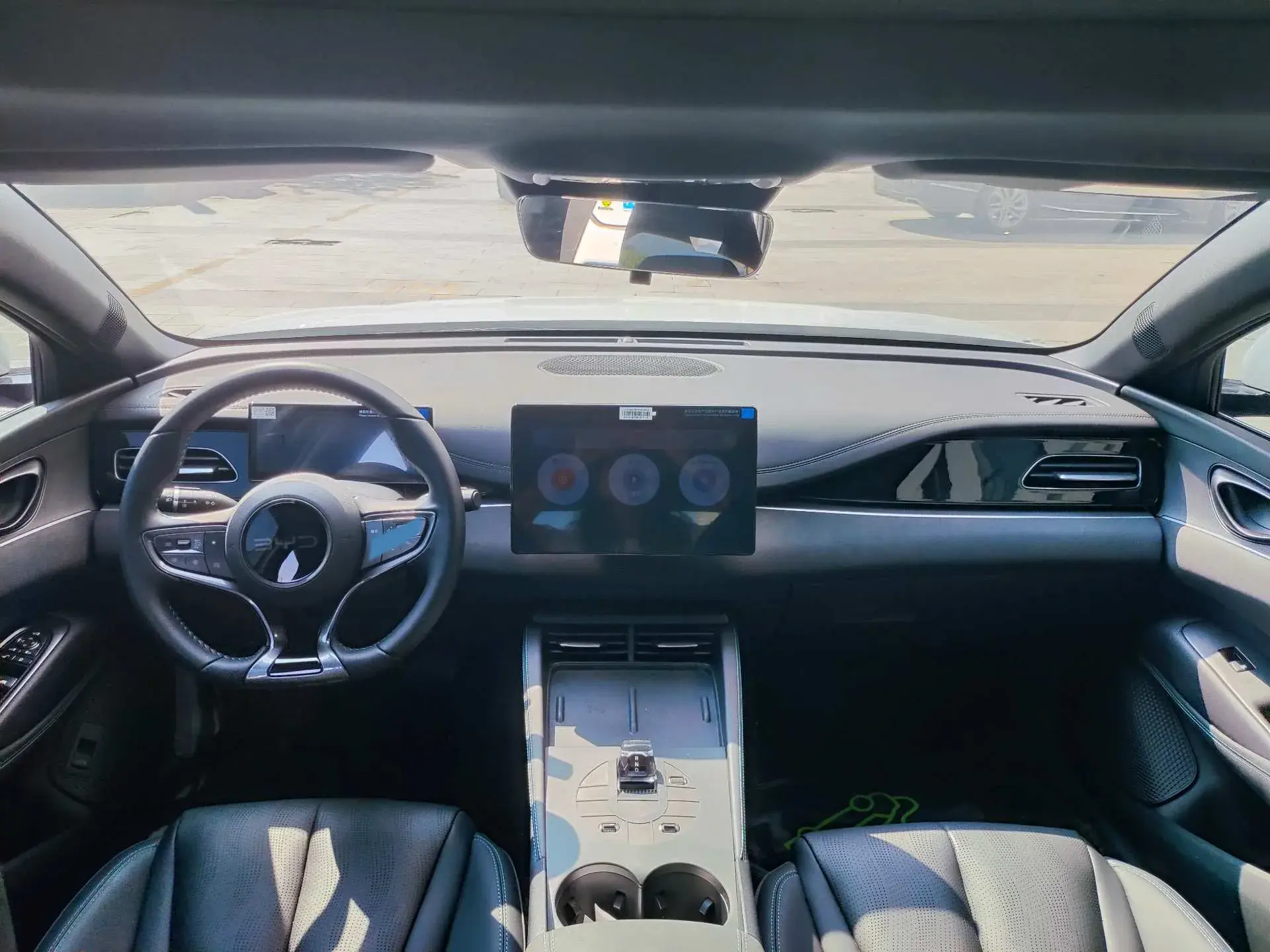 2024 BYD SEAL thumbnail 4