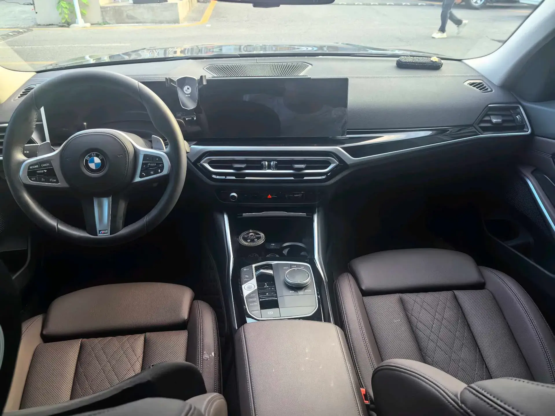 2023 BMW 3 thumbnail 4