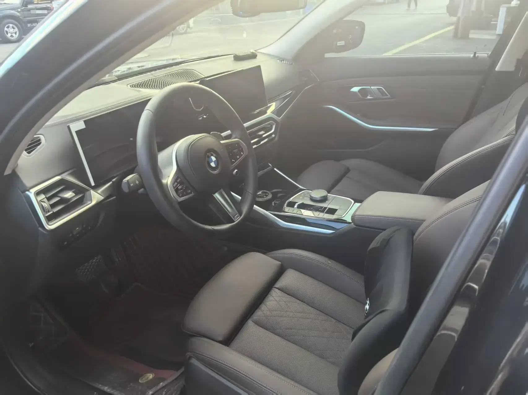 2023 BMW 3 thumbnail 2