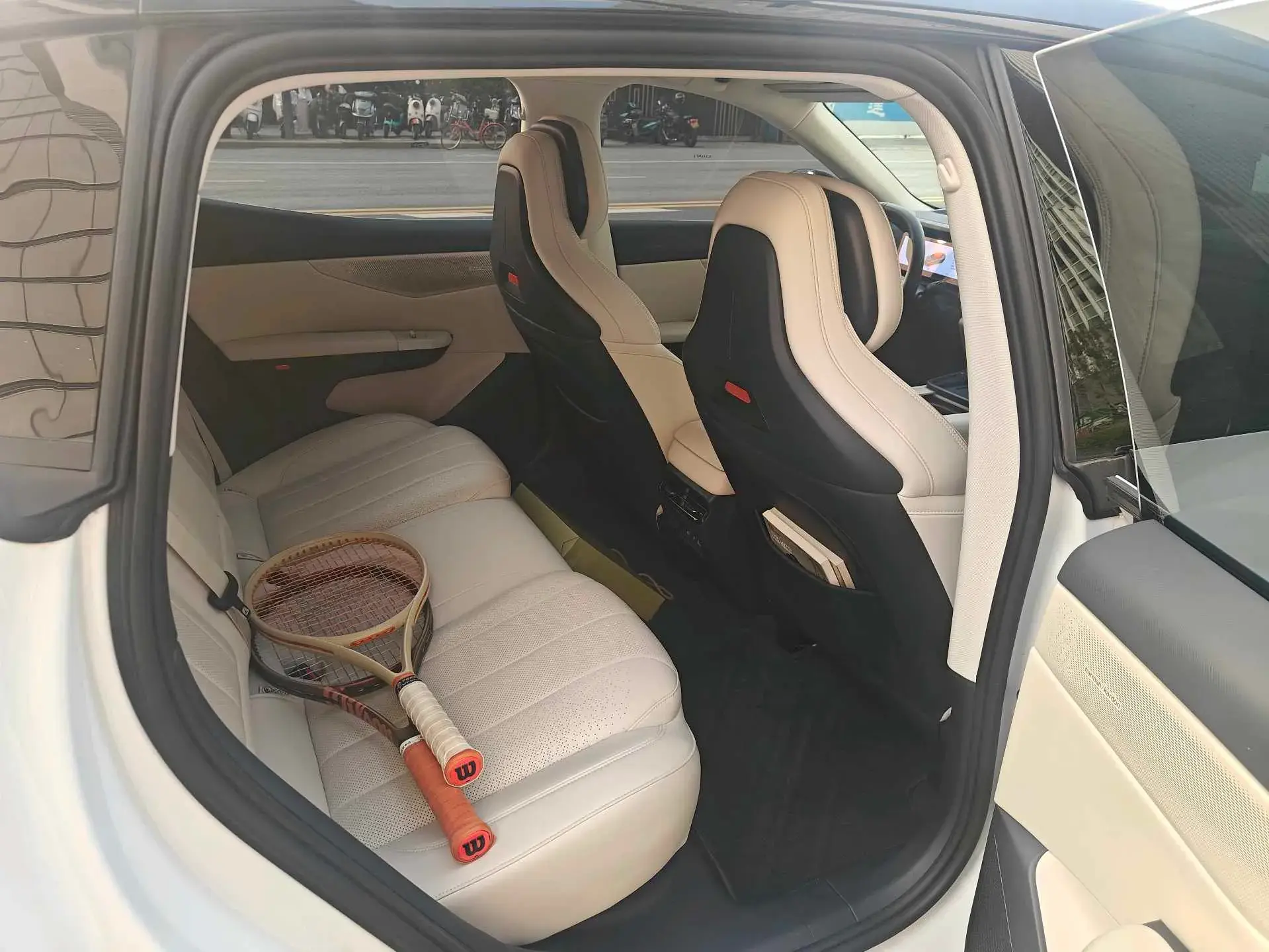 2024 LYNK&CO 07 thumbnail 3