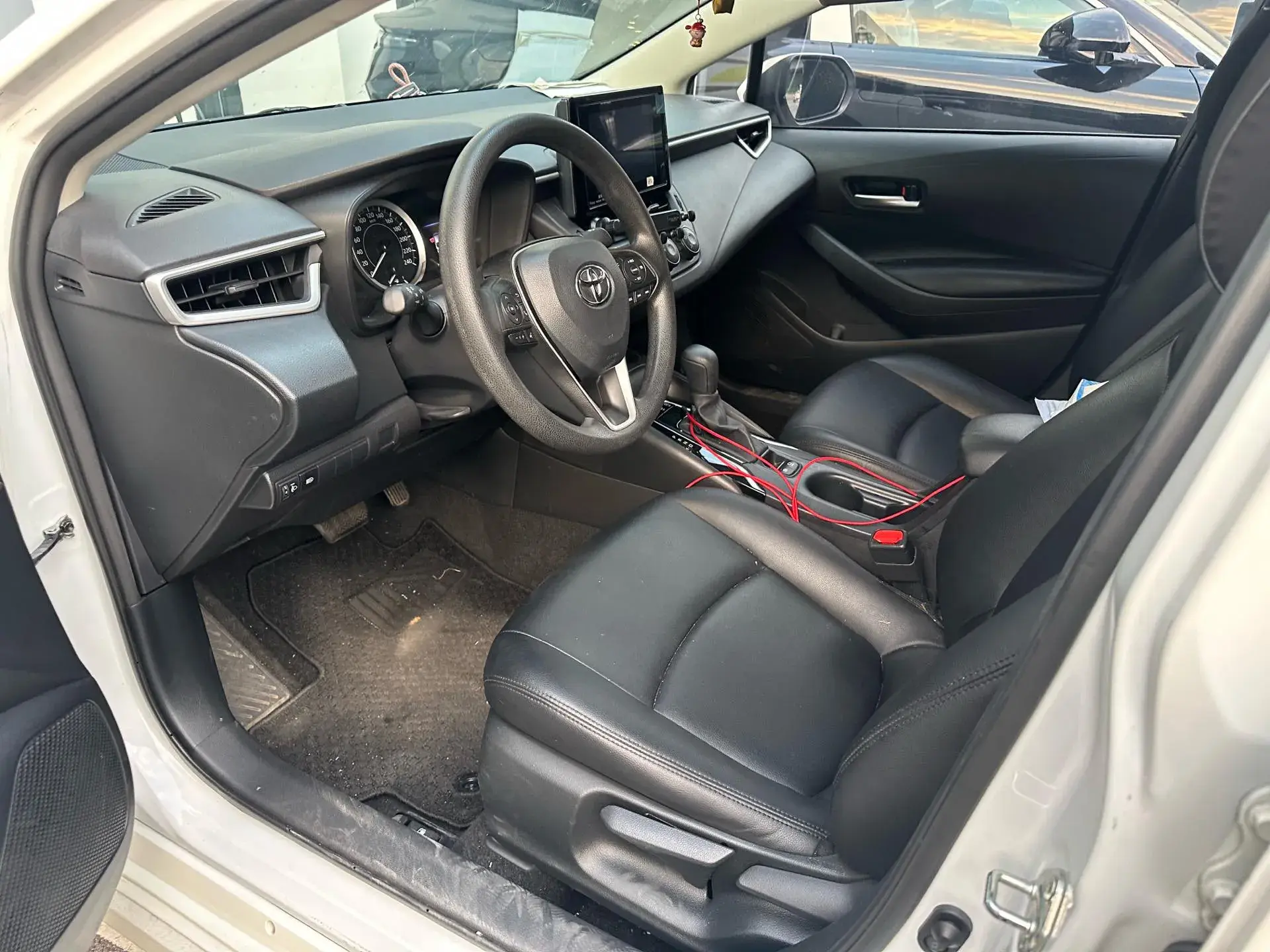 2019 TOYOTA COROLLA thumbnail 3