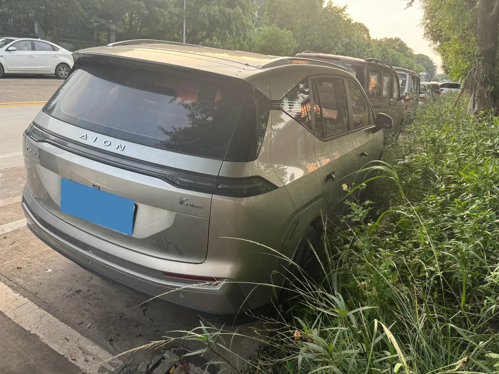 2023 AION S thumbnail 3