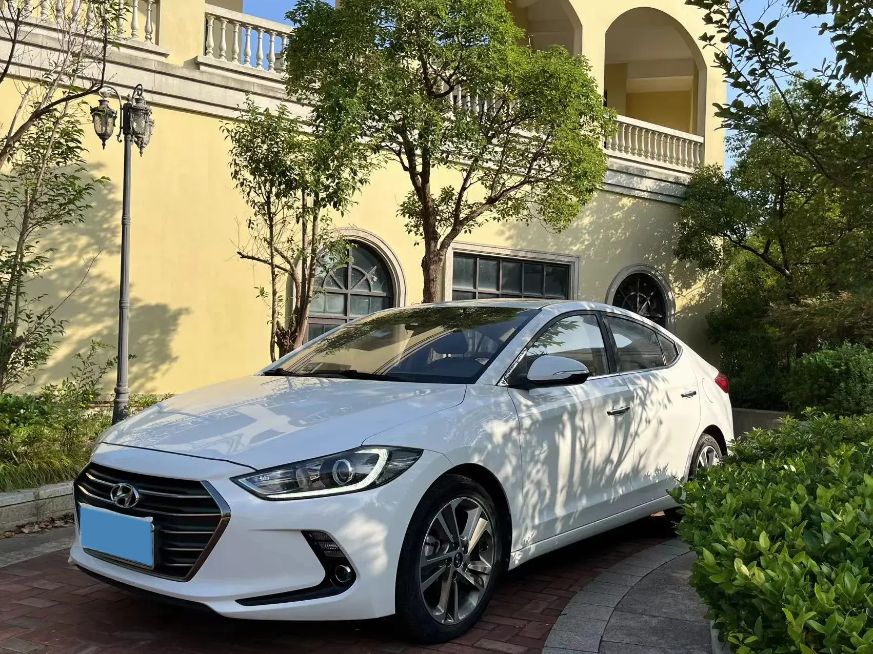 2018 HYUNDAI ELANTRA view 1