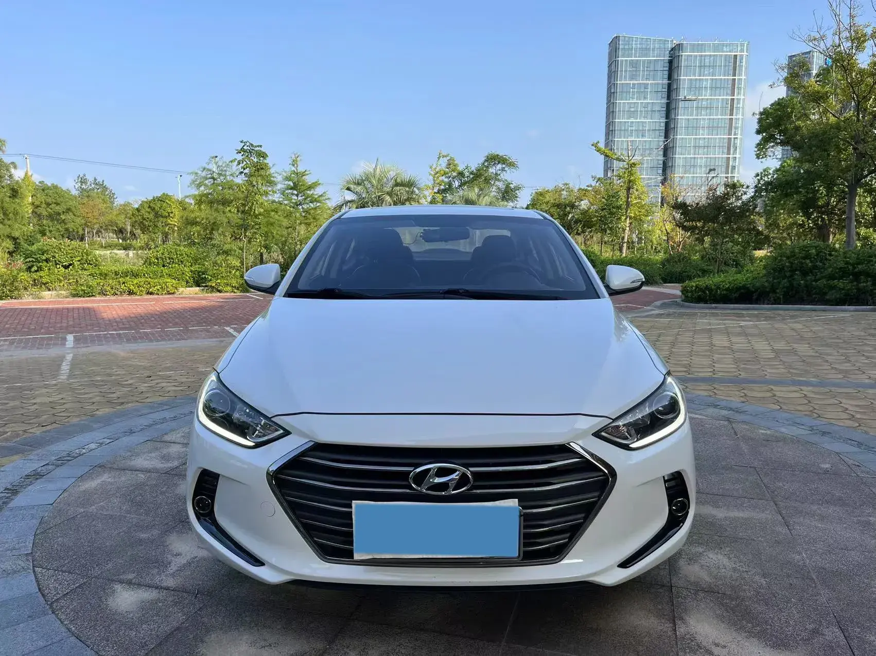 2018 HYUNDAI ELANTRA thumbnail 3