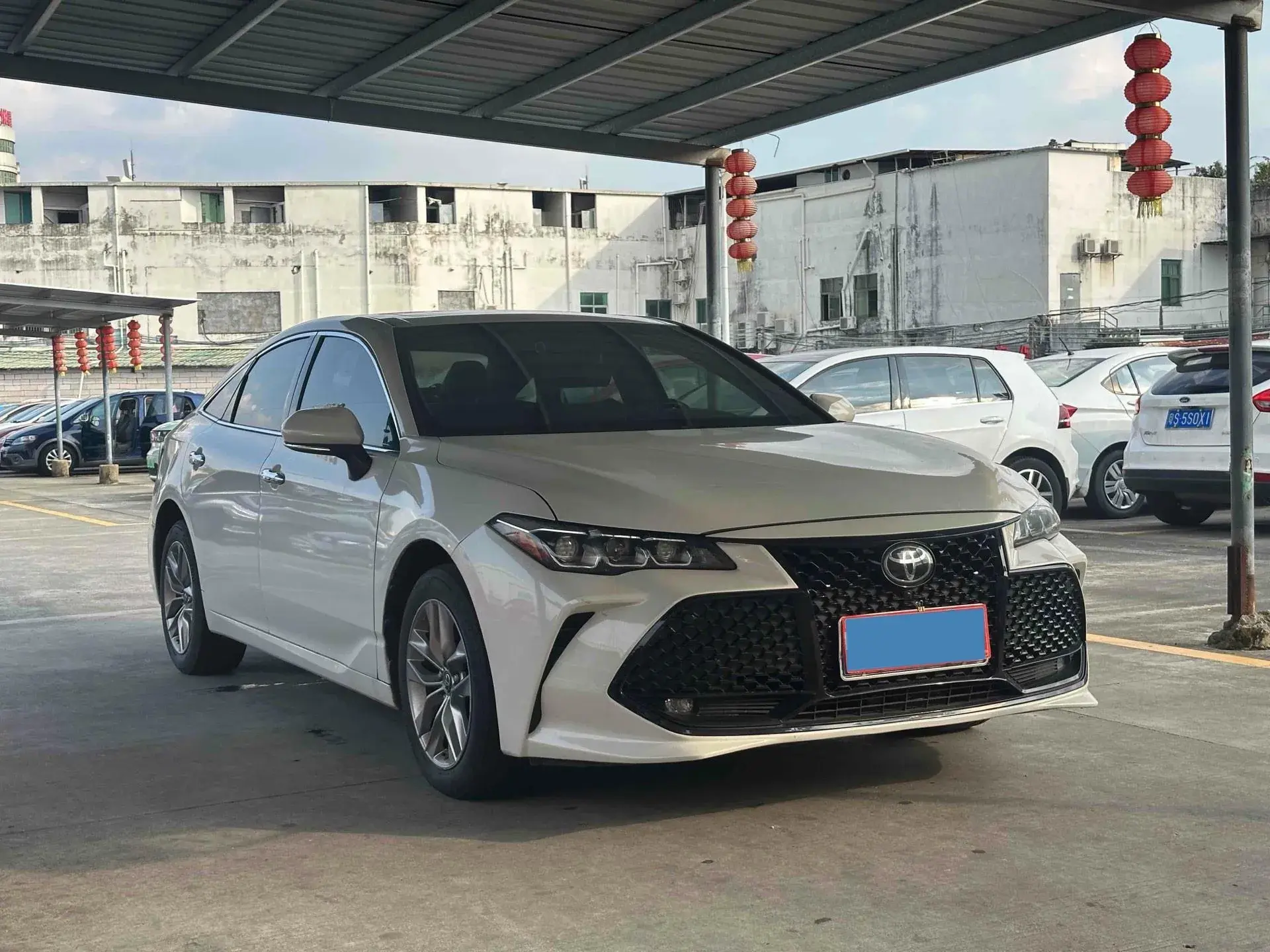 2019 TOYOTA AVALON thumbnail 3