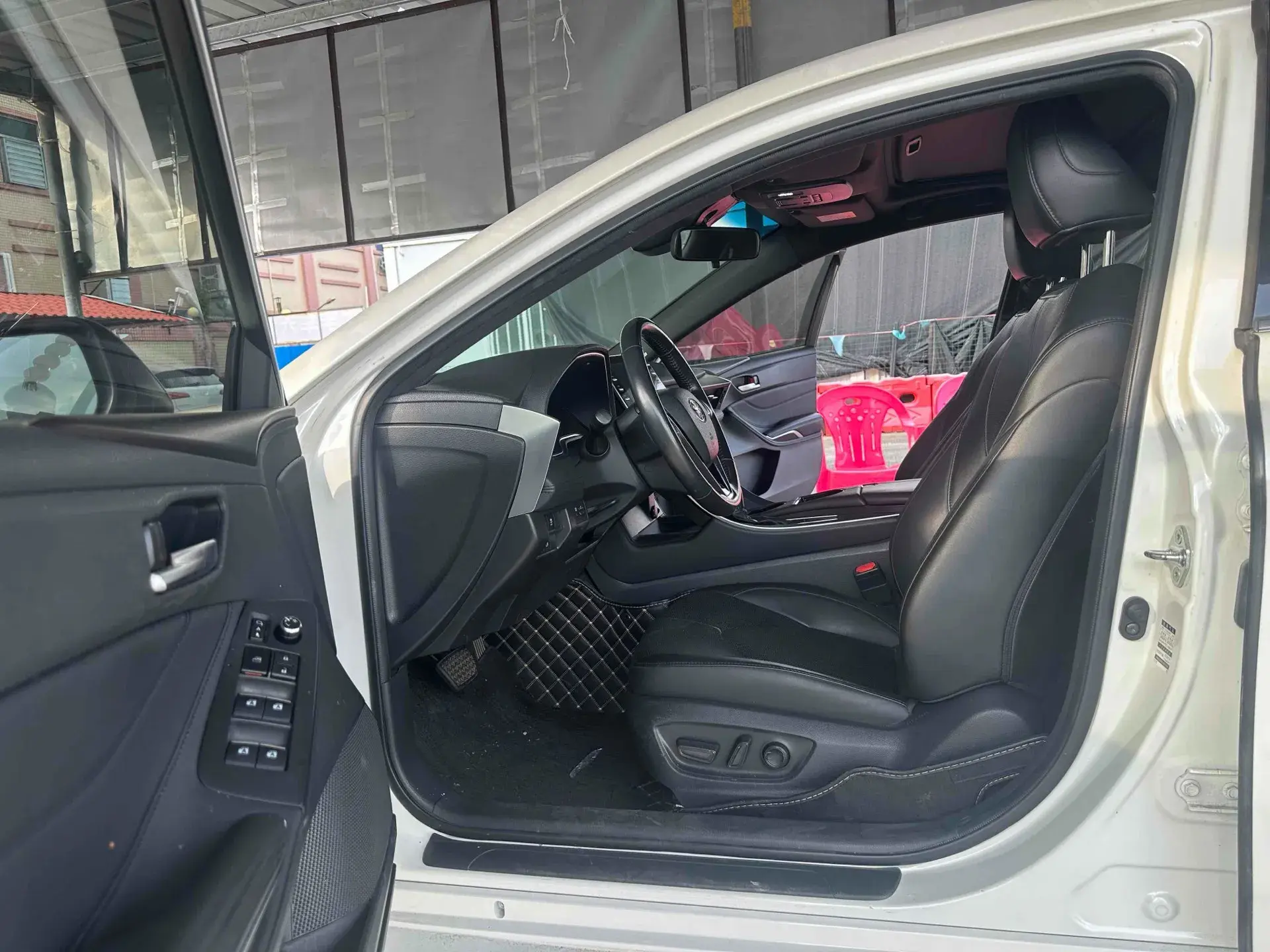 2019 TOYOTA AVALON thumbnail 4