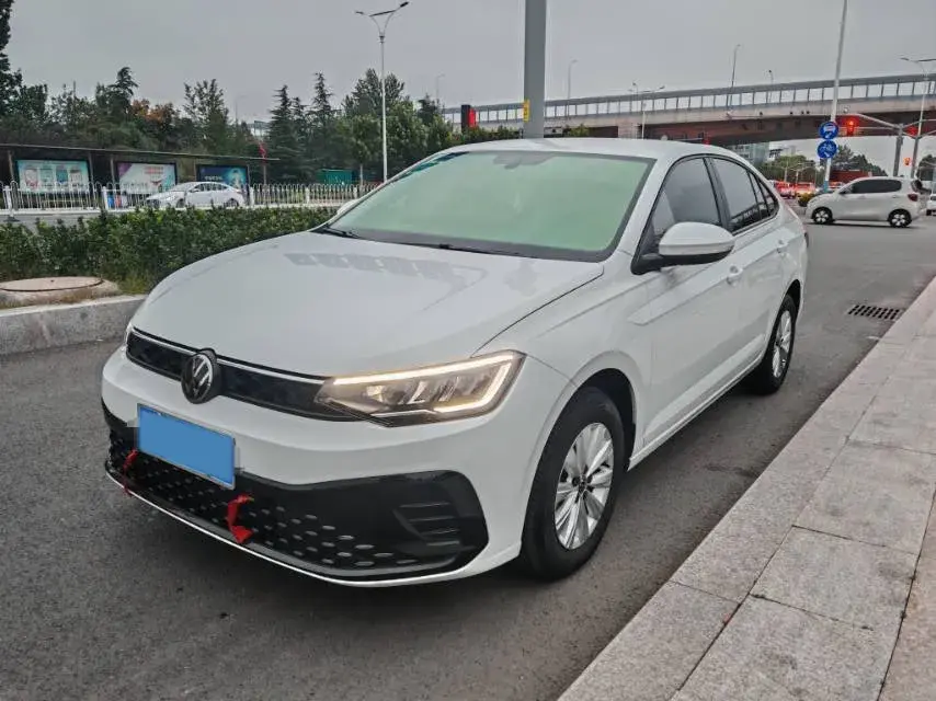 2025 VOLKSWAGEN LAVIDA view 1