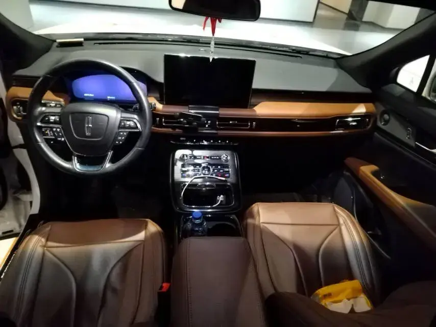 2021 LINCOLN NAUTILUS thumbnail 3