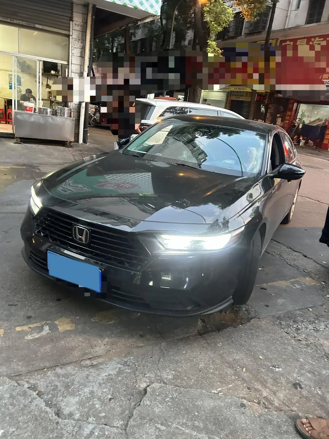 2023 HONDA ACCORD view 1