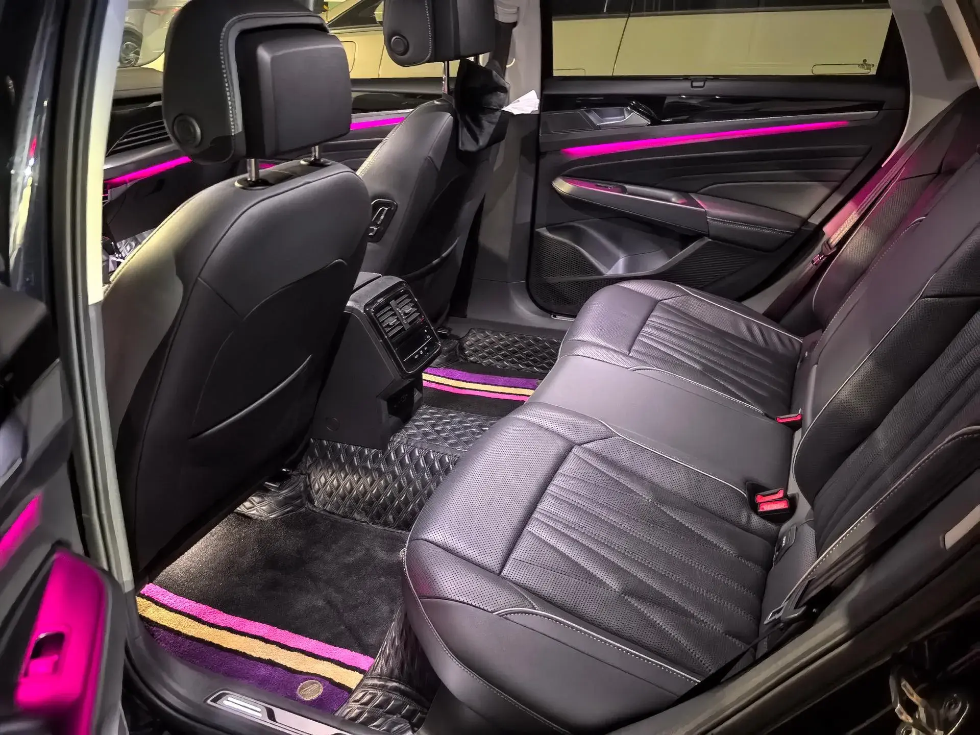 2023 VOLKSWAGEN PASSAT thumbnail 3