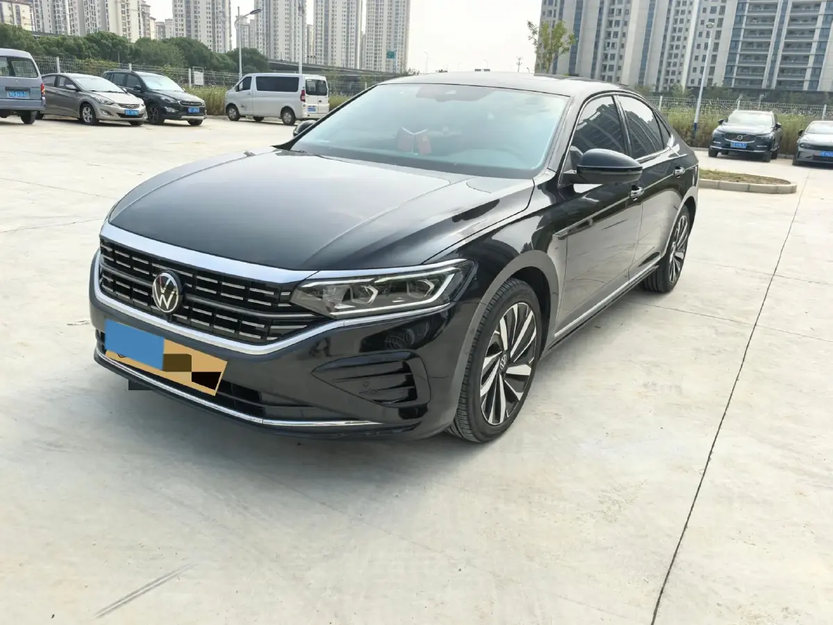 2023 Volkswagen Passat 2.0T 186HP L4 7DCT