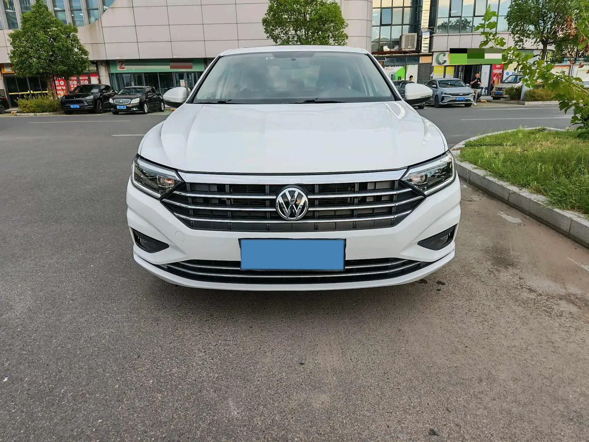 2020 VOLKSWAGEN SAGITAR thumbnail 2