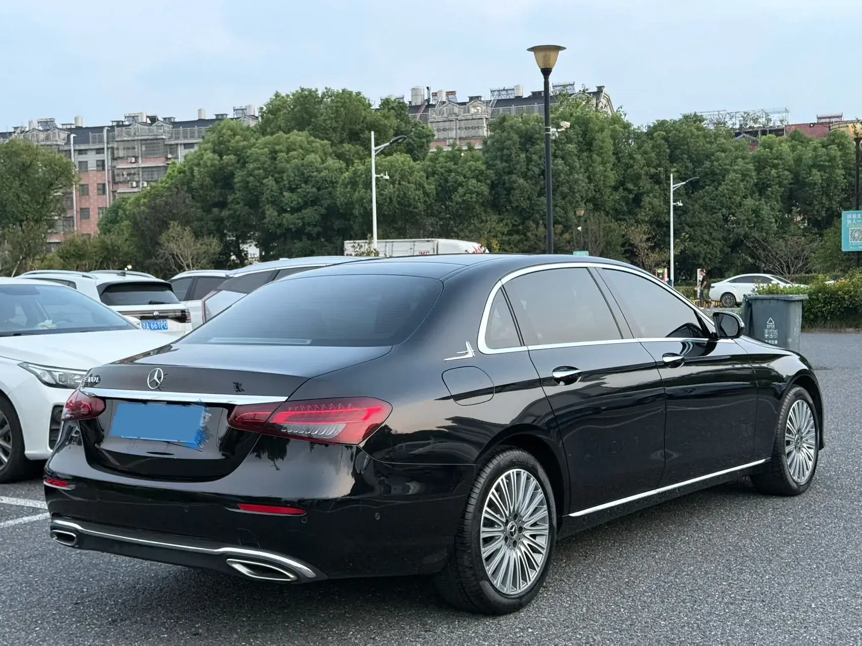 2021 MERCEDES-BENZ E thumbnail 4