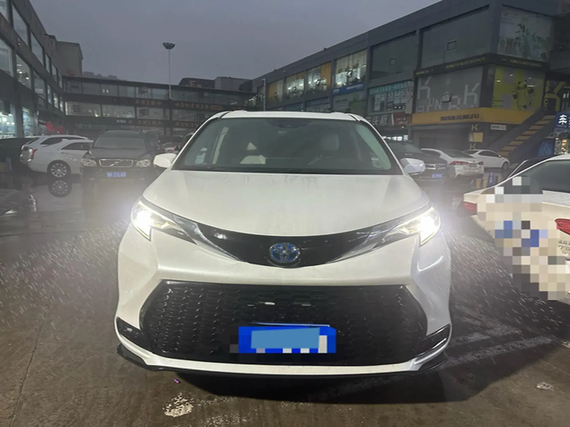 2023 TOYOTA SIENNA thumbnail 2