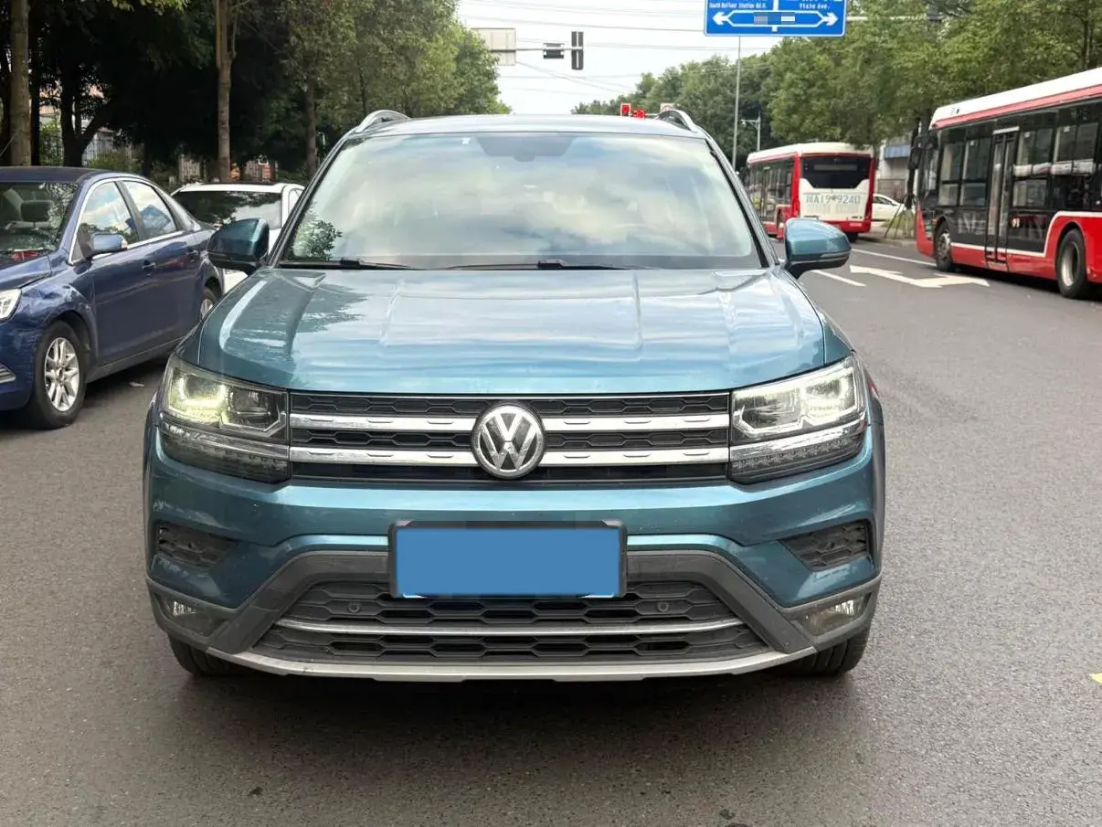 2019 VOLKSWAGEN THARU thumbnail 2