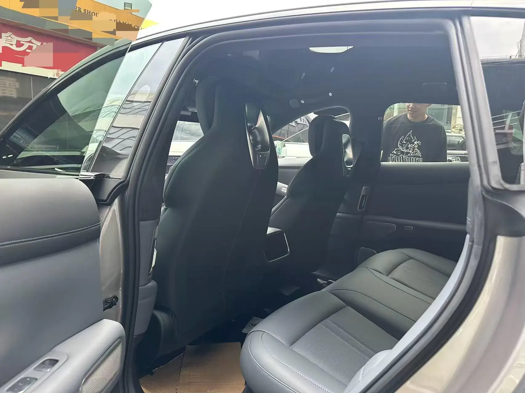 2025 MI YU7 thumbnail 4