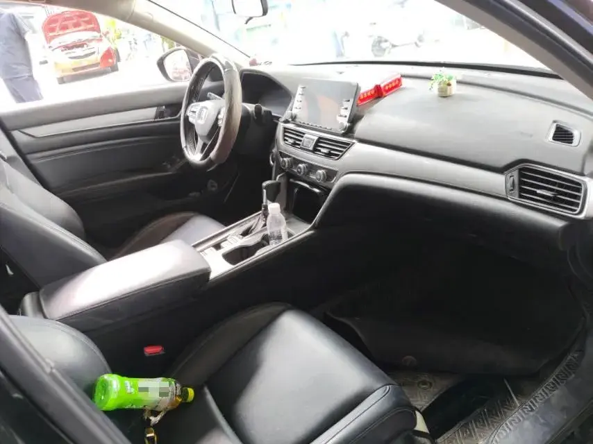 2018 HONDA ACCORD thumbnail 4