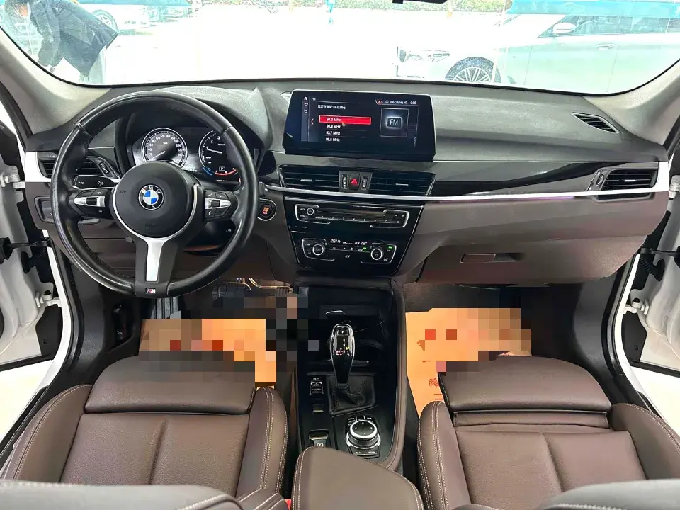 2021 BMW X1 thumbnail 4