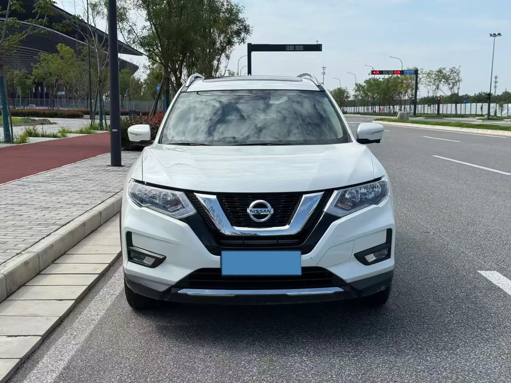 2021 NISSAN X-TRAIL thumbnail 2