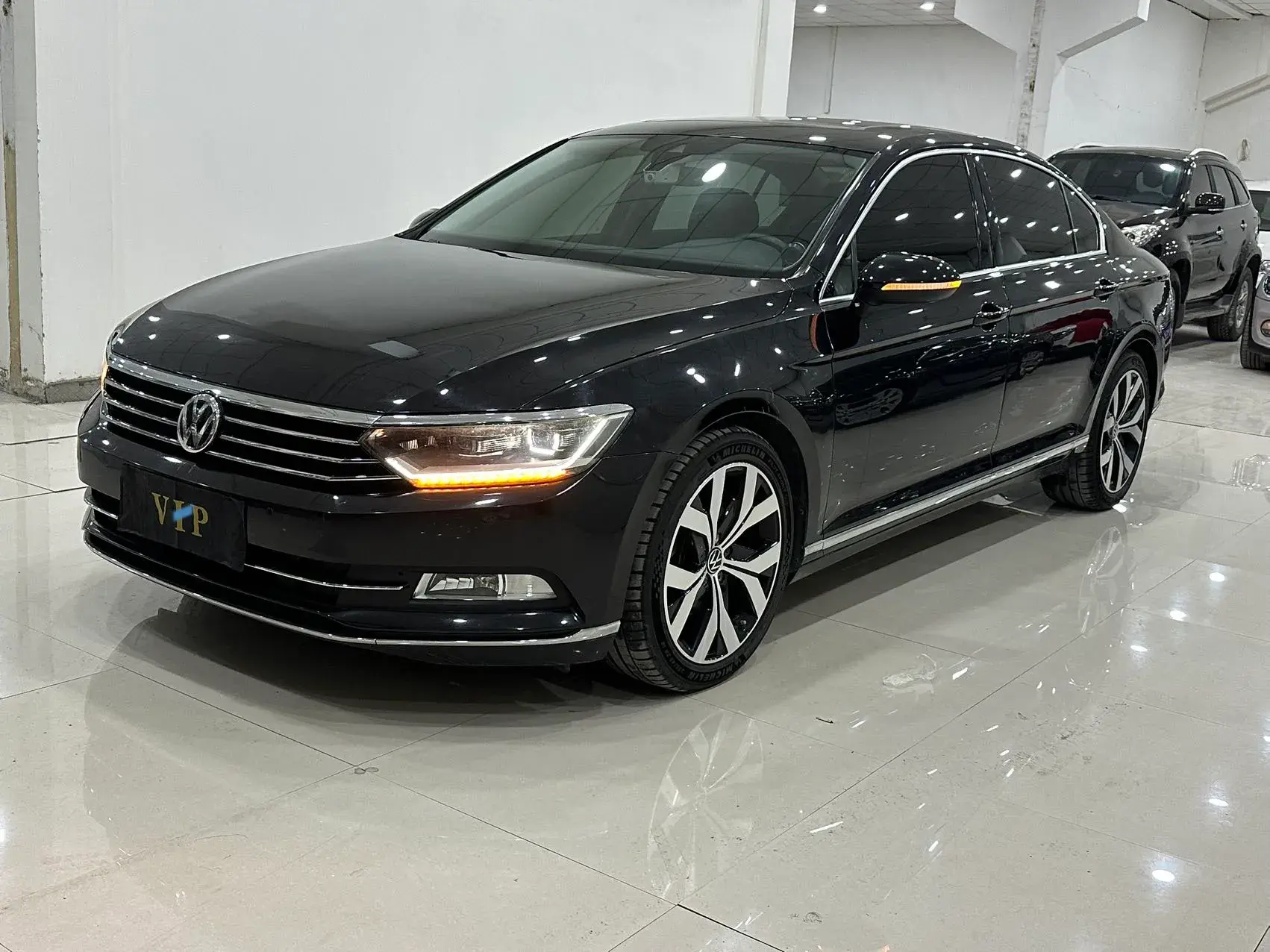 2019 VOLKSWAGEN MAGOTAN view 1