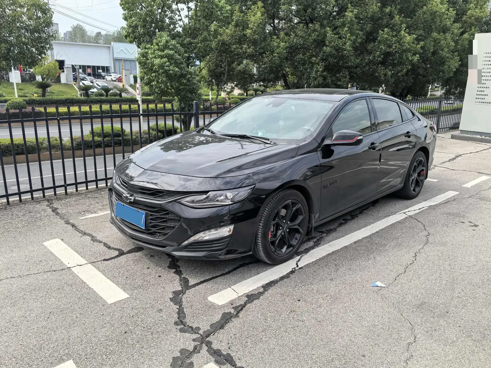 2019 CHEVROLET MALIBU view 1