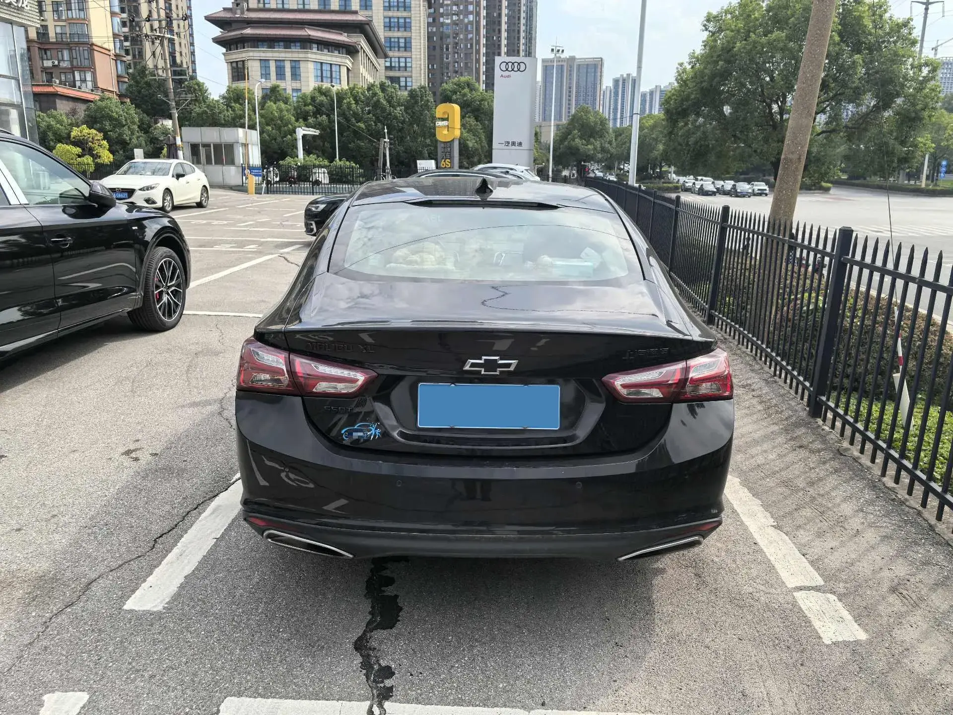 2019 CHEVROLET MALIBU thumbnail 3