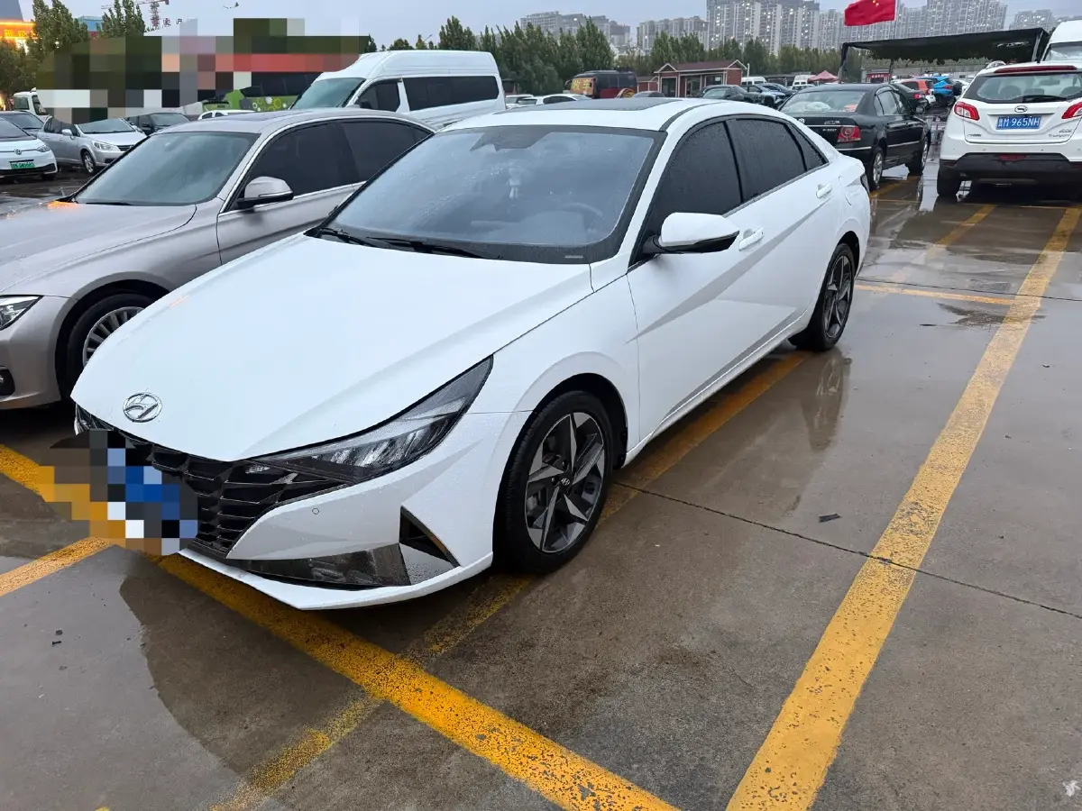 2022 Hyundai Elantra 1.5L 115HP L4 CVT