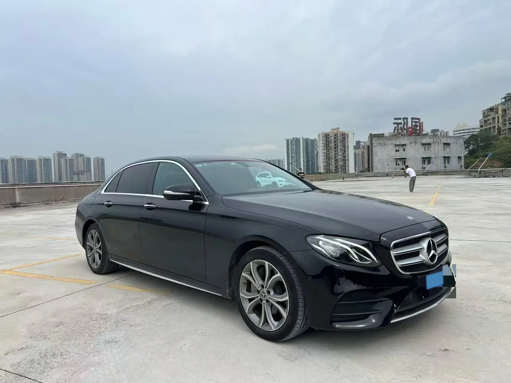 2020 MERCEDES-BENZ E thumbnail 3