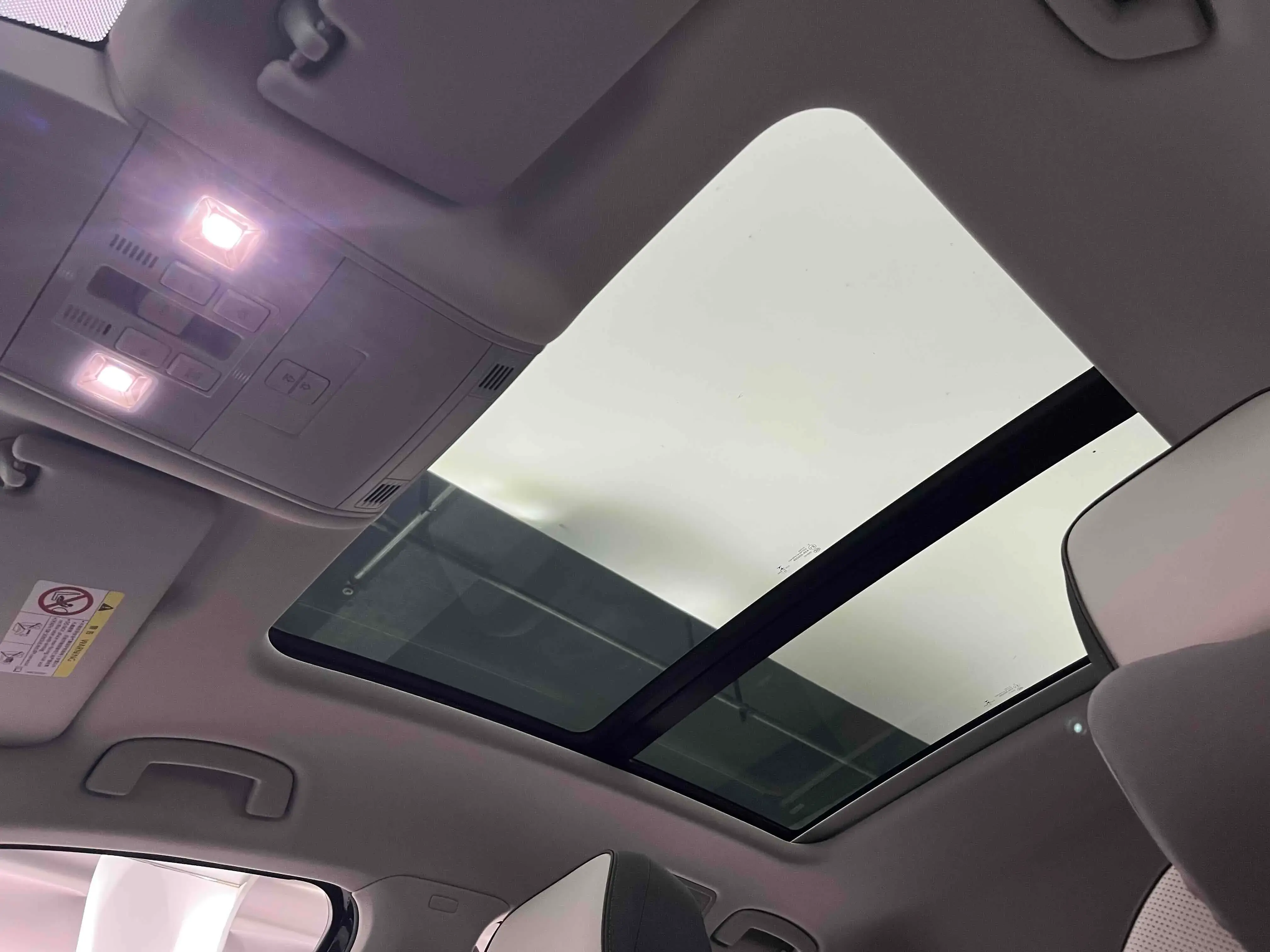 2023 VOLKSWAGEN MAGOTAN thumbnail 3