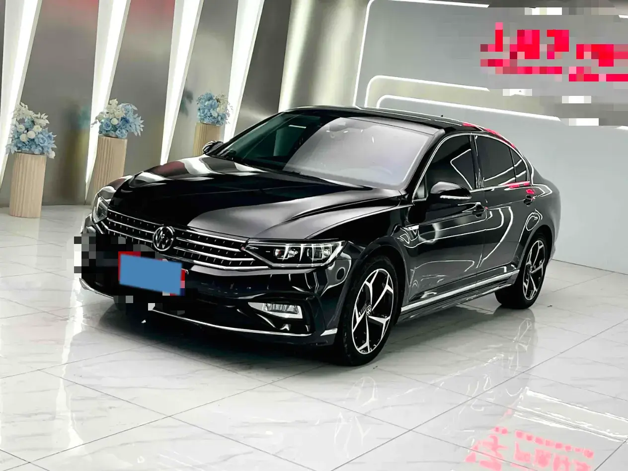 2023 VOLKSWAGEN MAGOTAN view 1