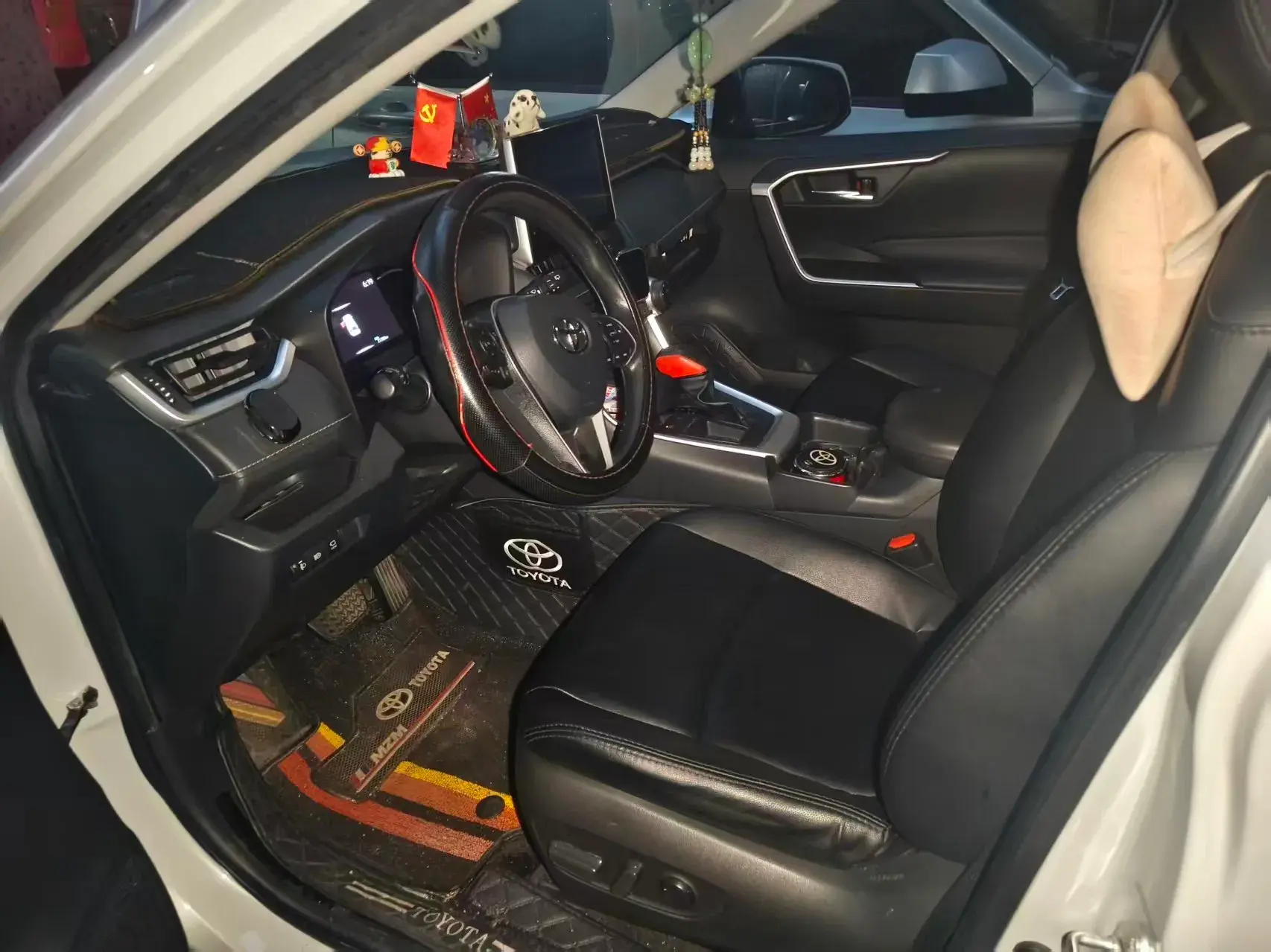 2021 TOYOTA RAV4 thumbnail 2