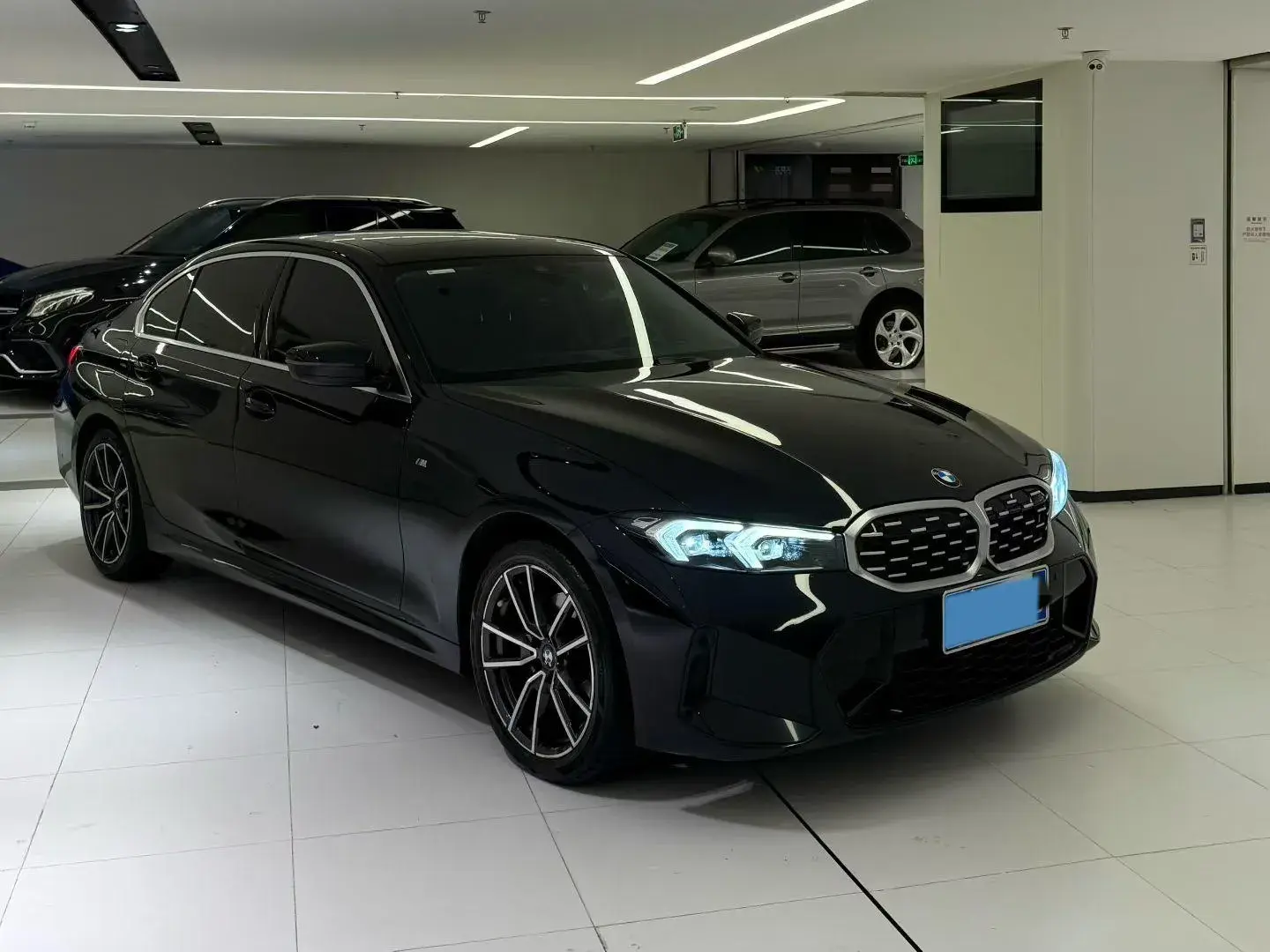 2023 BMW 3 thumbnail 3