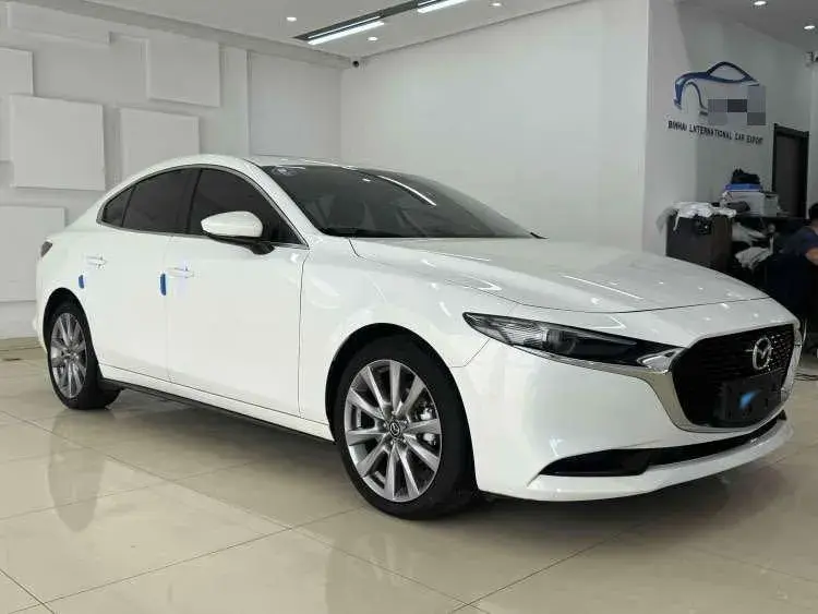 2021 MAZDA 3 thumbnail 3