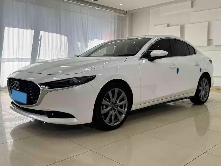 2021 MAZDA 3 view 1