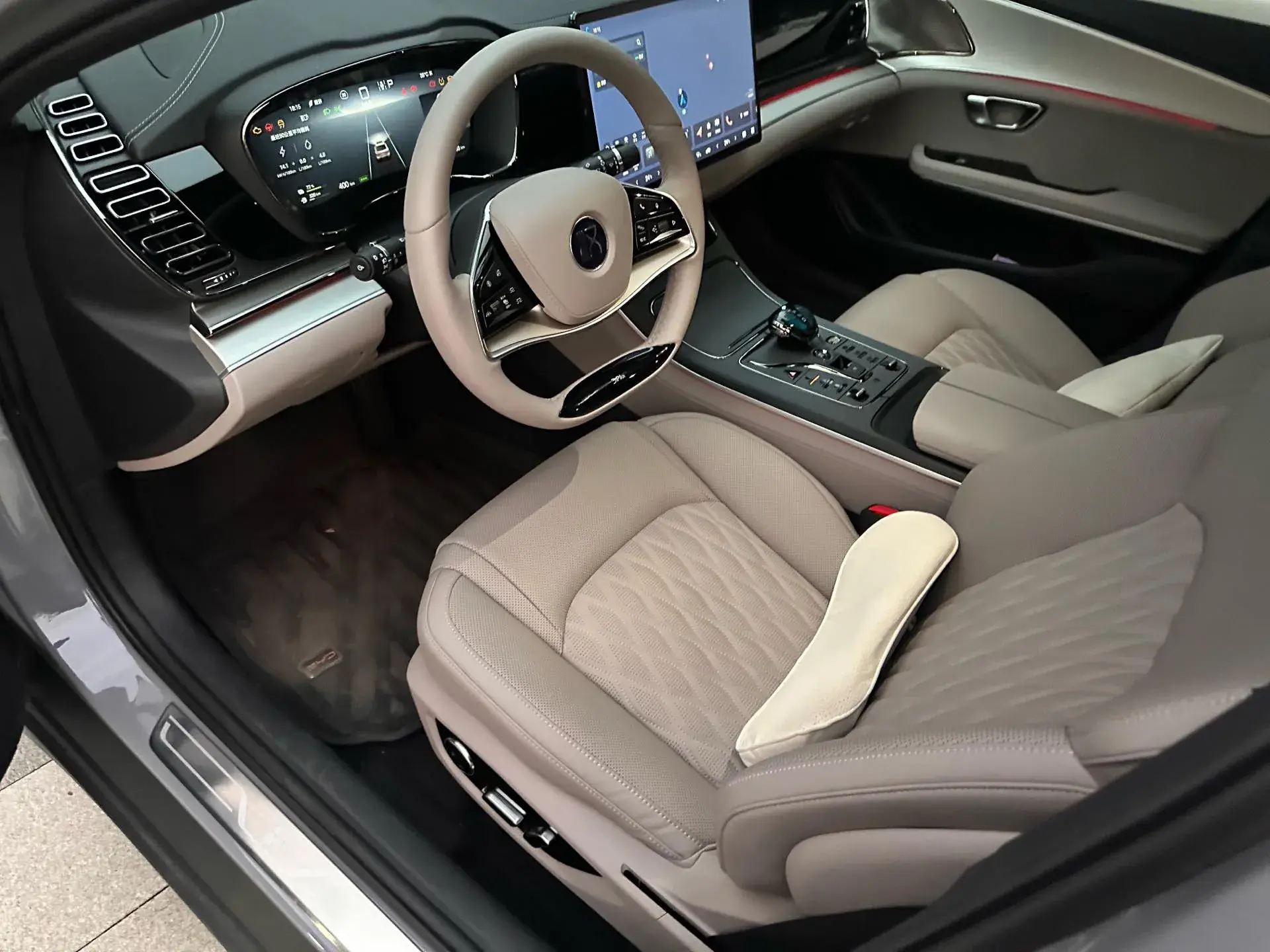 2025 BYD HAN thumbnail 4