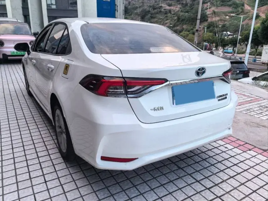 2021 TOYOTA COROLLA thumbnail 2