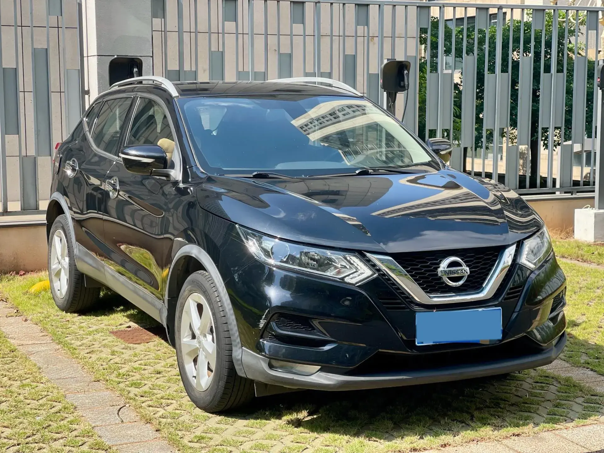 2021 NISSAN QASHQAI thumbnail 3