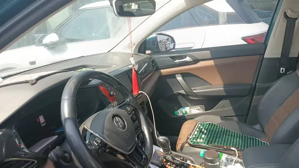 2019 VOLKSWAGEN THARU thumbnail 4