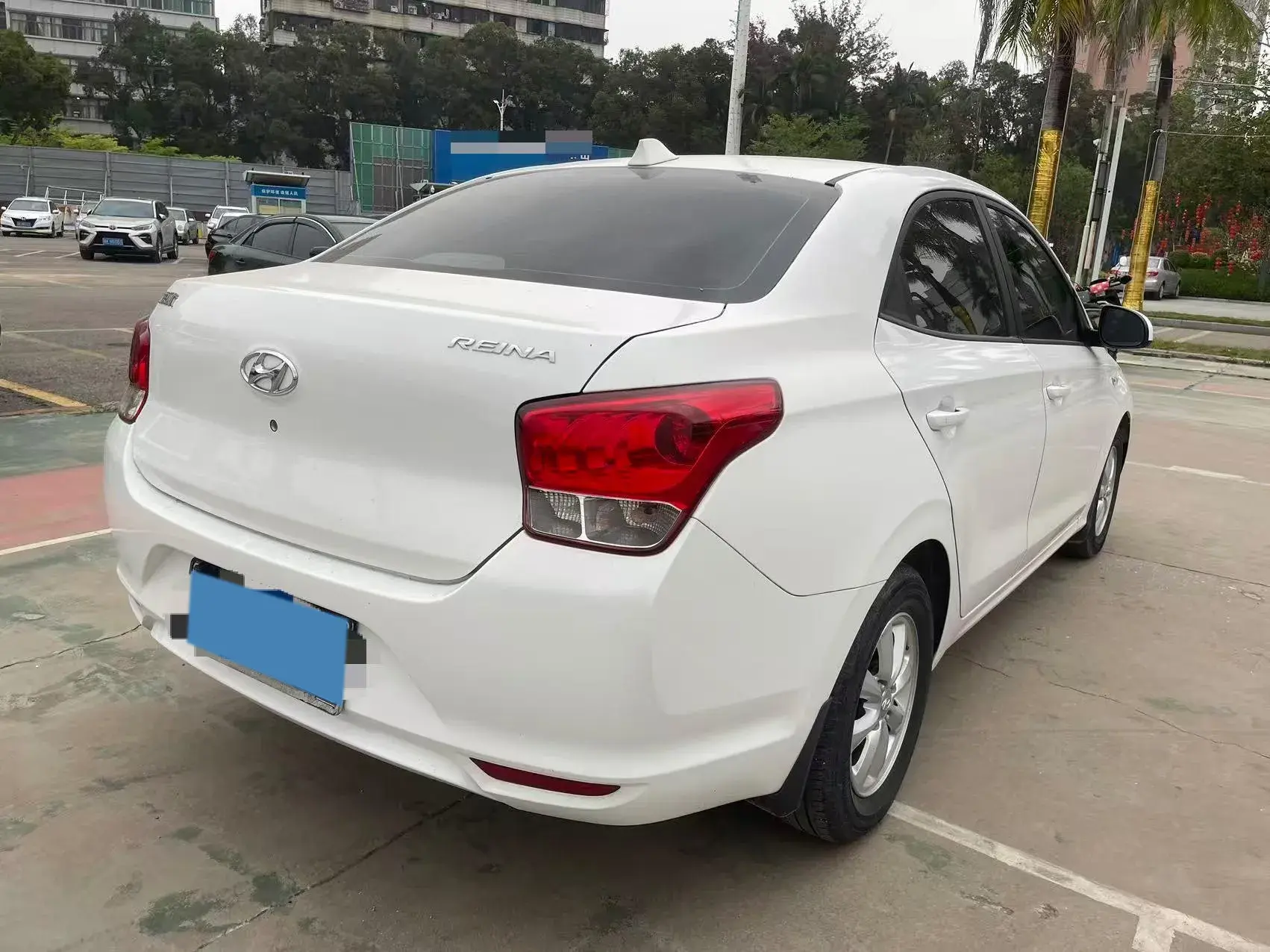 2017 HYUNDAI REINA thumbnail 3