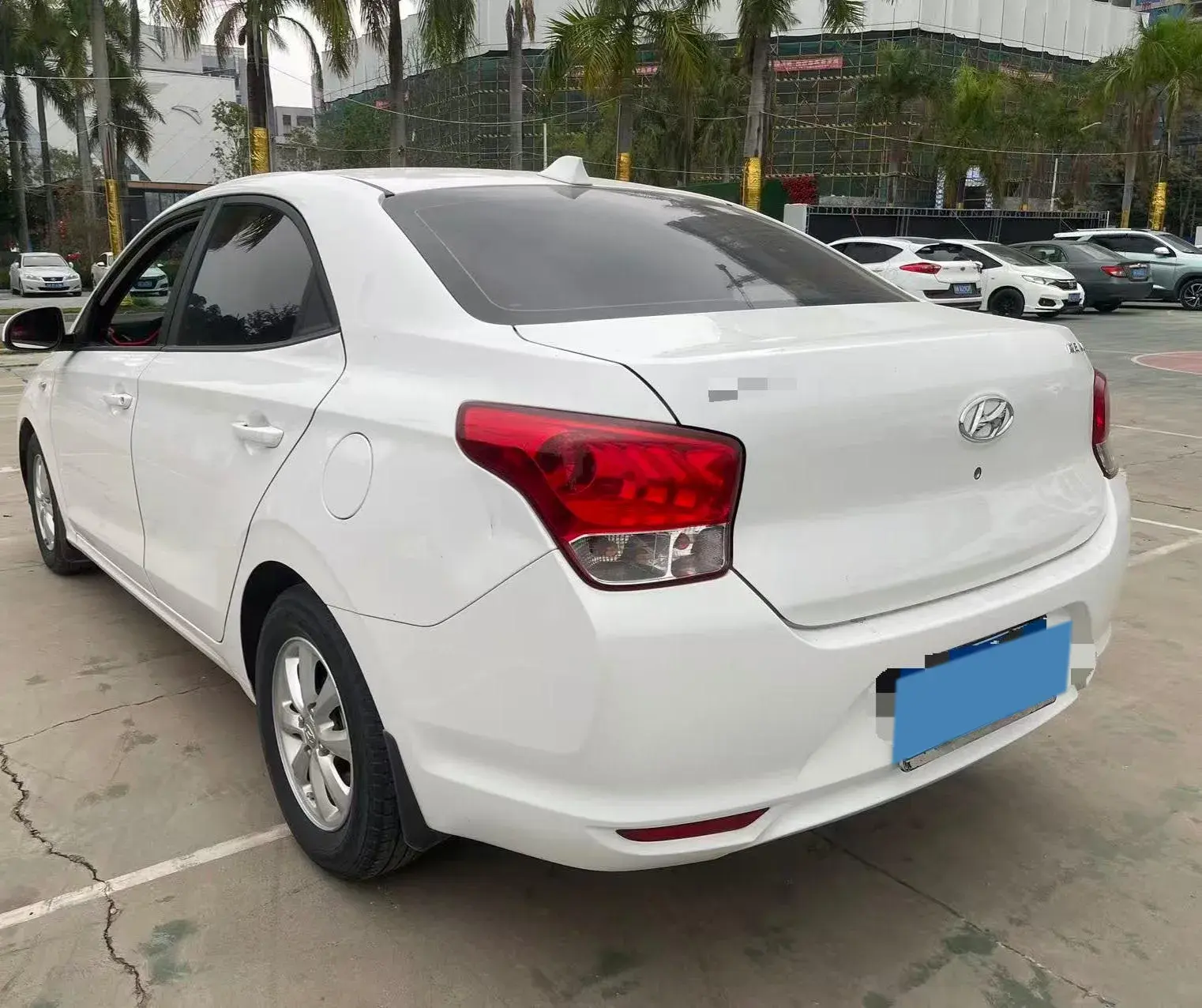 2017 HYUNDAI REINA thumbnail 4