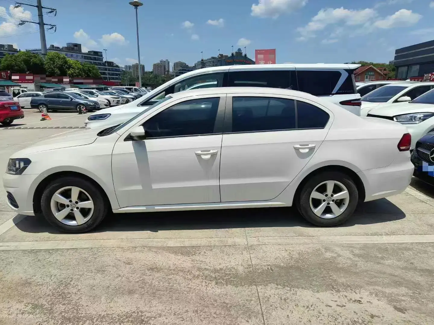 2019 VOLKSWAGEN LAVIDA thumbnail 4