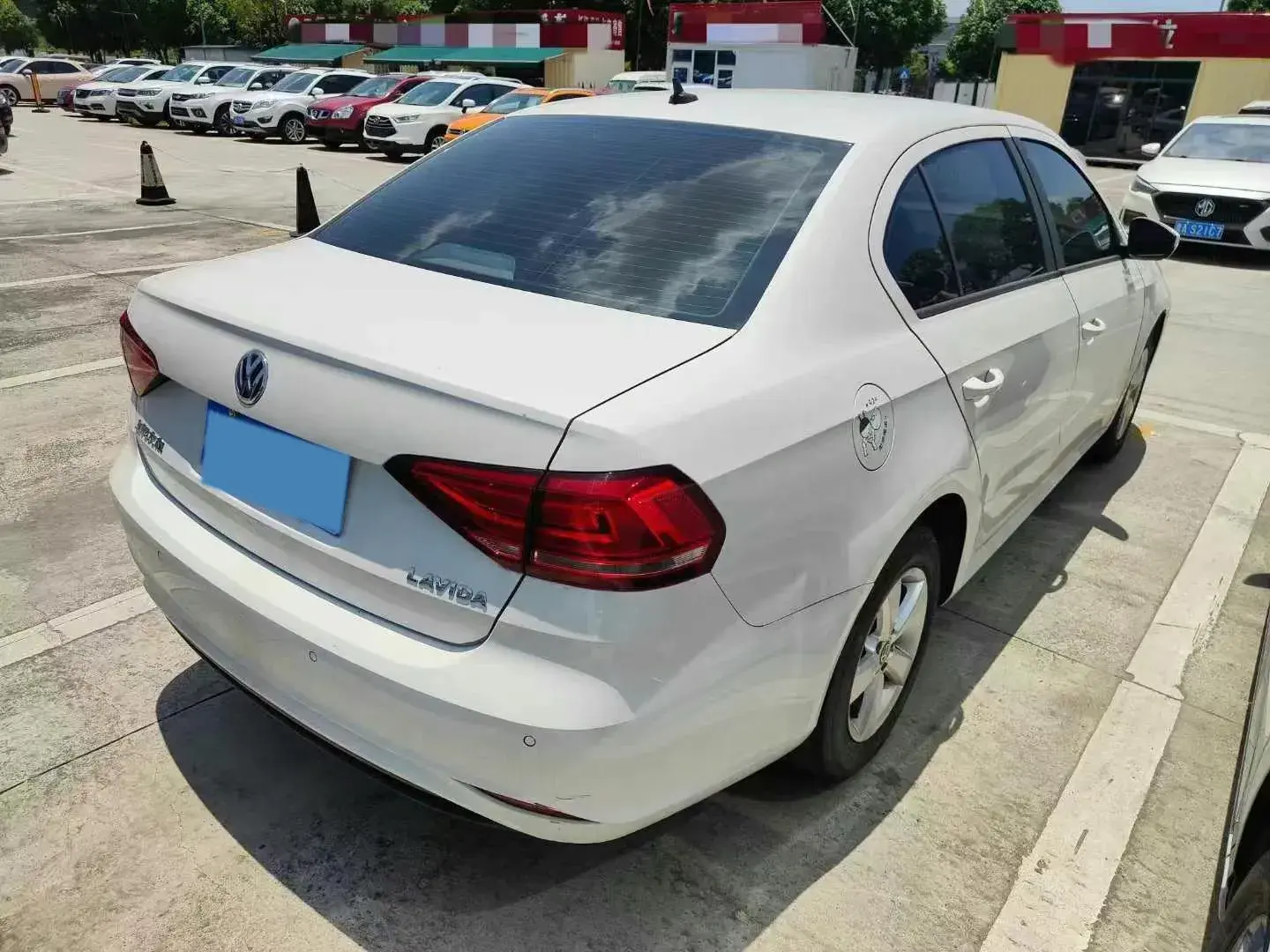 2019 VOLKSWAGEN LAVIDA thumbnail 3