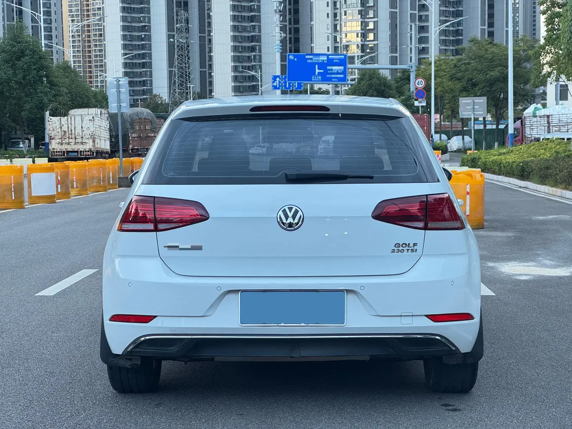 2018 VOLKSWAGEN GOLF thumbnail 4