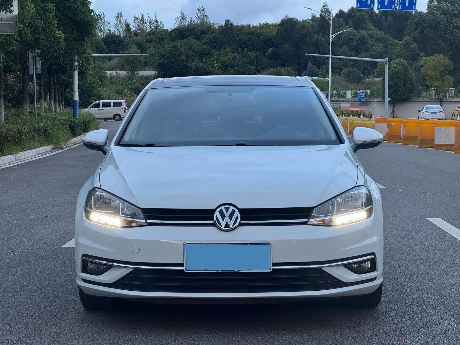 2018 VOLKSWAGEN GOLF thumbnail 2
